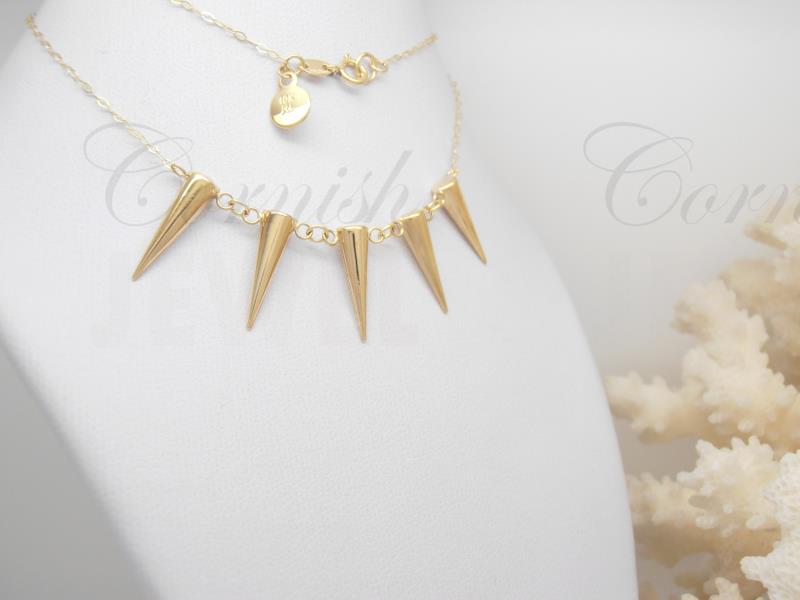 Delicate 9ct Yellow Gold 5 Spike Ladies Necklace Punk 10k
