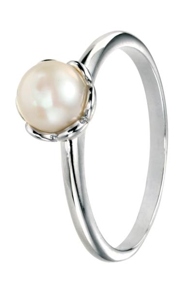 Pearl Ring With Flower Setting